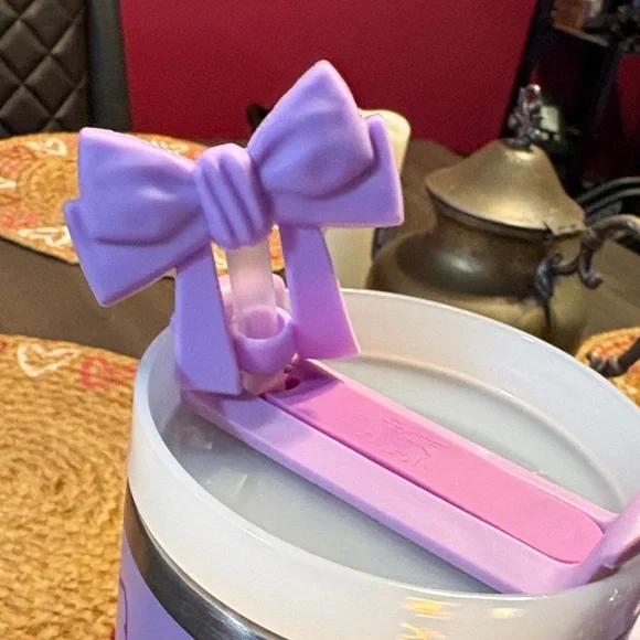 💜Stanley Lavender Hello Kitty Quencher H2.0 Tumbler with Charm💜 - Picture 3 of 9